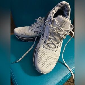 Brooks Ghost 15 White & Gray Running Shoes